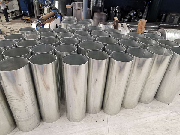 3.0厚镀锌圆管与圆弯头