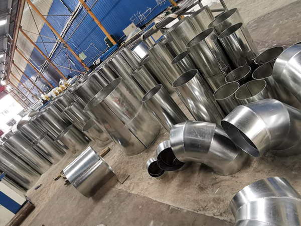 3.0厚镀锌圆管与圆弯头