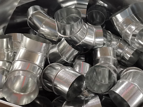 3.0厚镀锌圆管与圆弯头