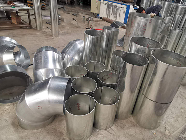 3.0厚镀锌圆管与圆弯头
